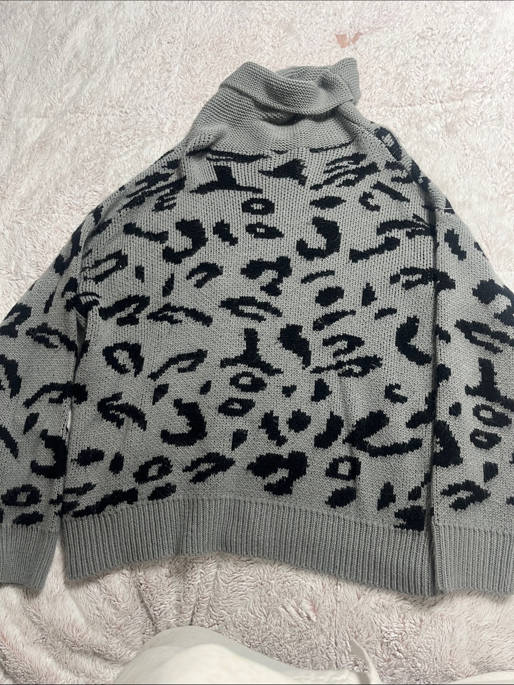 Oversized Leopard Print Gray Turtleneck Sweater